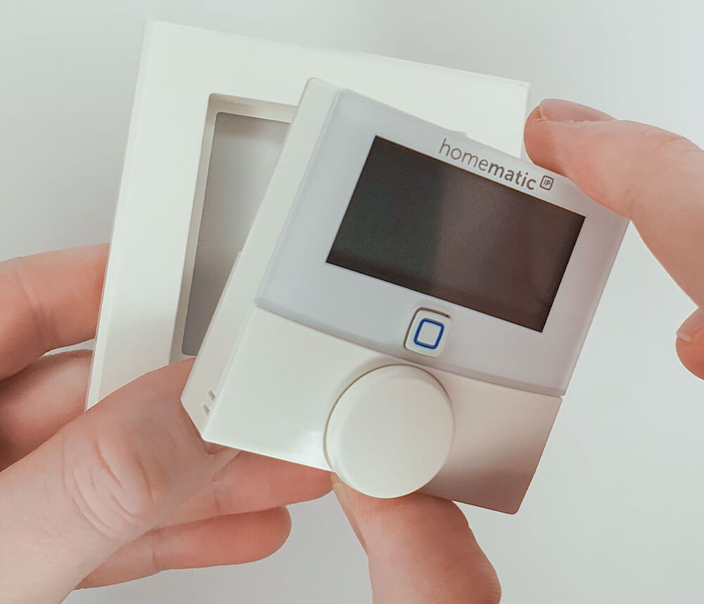 Bild 19: Entfernen Sie die Montageplatte vom Homematic IP Wandthermostat.